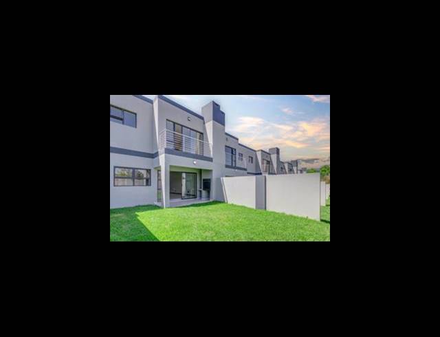 3 BEDROOM TOWNHOUSE FOR SALE IN BRYANSTON